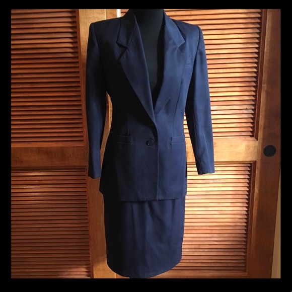 ❤️Final Price ❤️Sterling Cooper navy suit w/skirt - Picture 8 of 8